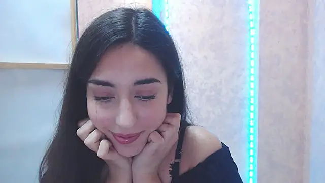 Snapshot of Lovelllyy chatting on 02/22/25, 10:29 Lovelllyy online show from 02/22/25, 10:29