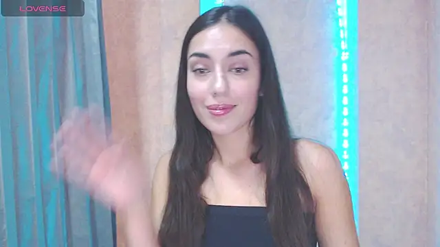 Snapshot of Lovelllyy chatting on 10/21/25, 09:43 Lovelllyy online show from 10/21/25, 09:43