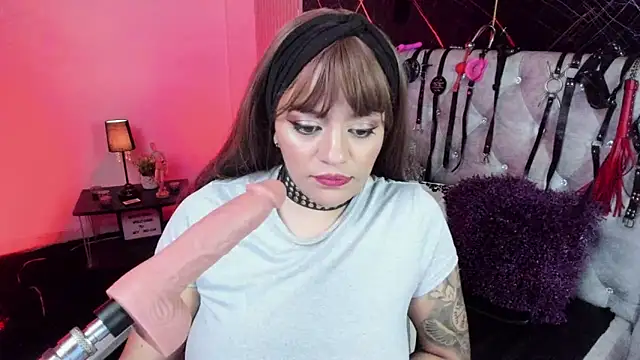 Snapshot of victoria__floyd chatting on 05/25/26, 10:16 victoria floyd online show from 05/25/26, 10:16