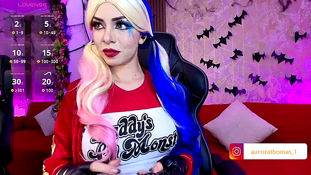 Aurora thomas  1 online show from 11/02/25, 04:04