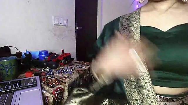 Snapshot of night_queen07 chatting on 12/14/25, 10:03 night queen07 online show from 12/14/25, 10:03