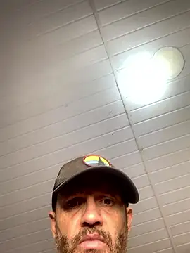 Snapshot of grossocalibre20 chatting on 03/18/25, 02:36 grossocalibre20 online show from 03/18/25, 02:36