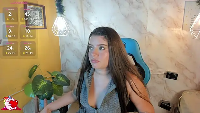 Snapshot of Lia_little18 chatting on 05/01/26, 08:02 Lia little18 online show from 05/01/26, 08:02