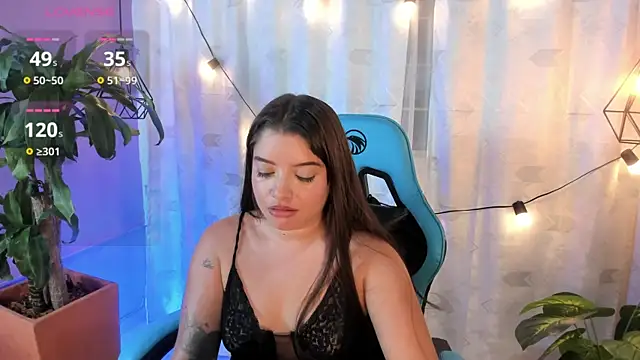 Snapshot of Lia_little18 chatting on 05/15/26, 09:33 Lia little18 online show from 05/15/26, 09:33