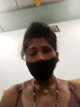 Snapshot of Bhavya_Bhan chatting on 10/24/25, 11:01 Bhavya Bhan online show from 10/24/25, 11:01