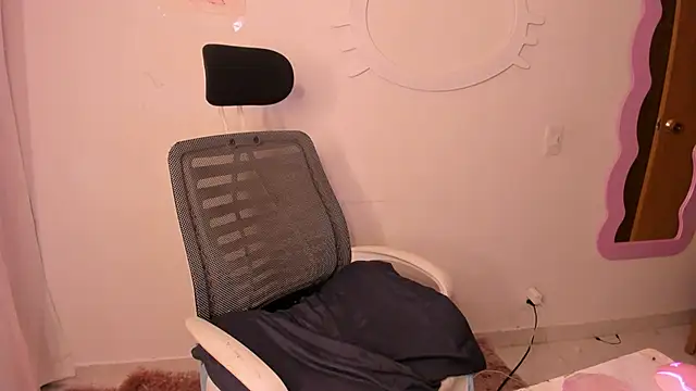 Snapshot of angelica_temptation chatting on 03/13/26, 01:34 angelica temptation online show from 03/13/26, 01:34