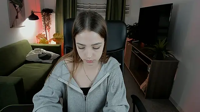 PamBeesly online show from 03/16/25, 08:32