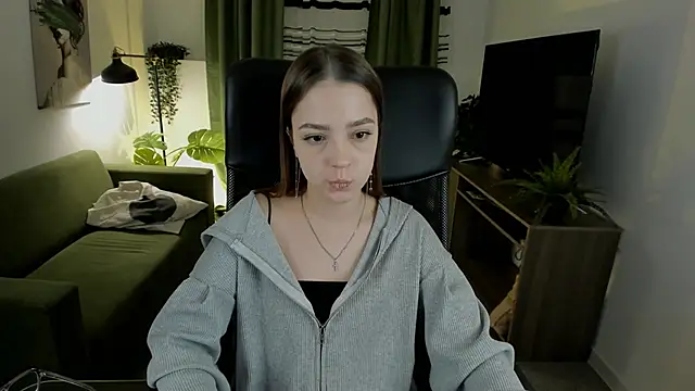 PamBeesly online show from 03/19/25, 05:39