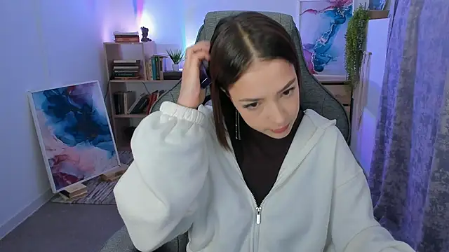 PamBeesly online show from 10/03/25, 08:33