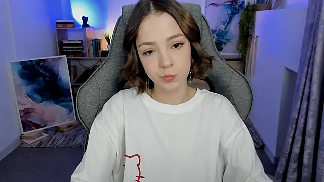 PamBeesly online show from 11/04/25, 08:35