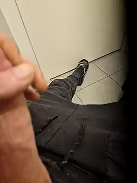 guilove5 online show from 01/26/25, 01:25