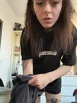 Ciara2004 online show from 12/18/25, 09:26