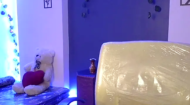 Shanaya1 online show from 02/17/25, 04:04