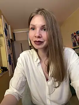 Snapshot of ReginaSparkle chatting on 02/26/25, 01:11 ReginaSparkle online show from 02/26/25, 01:11