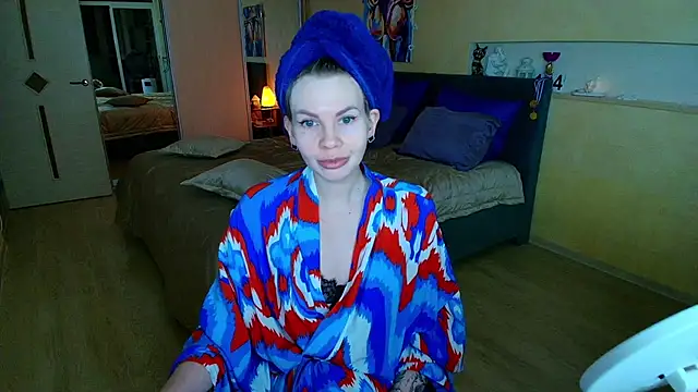 Snapshot of ReginaSparkle chatting on 03/06/25, 01:05 ReginaSparkle online show from 03/06/25, 01:05