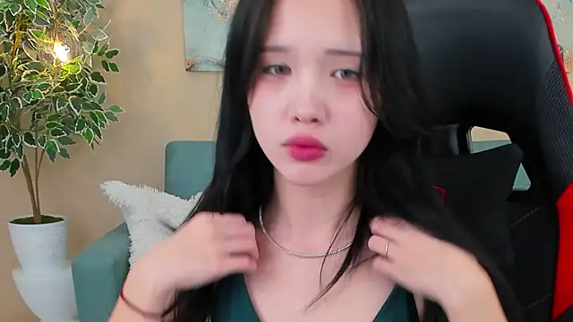 Snapshot of AnneCurtis chatting on 01/28/25, 12:54 AnneCurtis online show from 01/28/25, 12:54