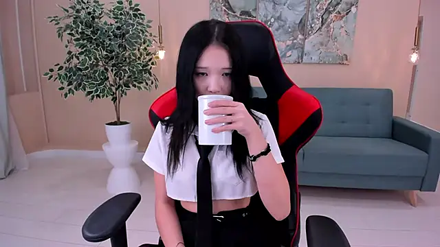 Snapshot of AnneCurtis chatting on 02/25/25, 12:34 AnneCurtis online show from 02/25/25, 12:34