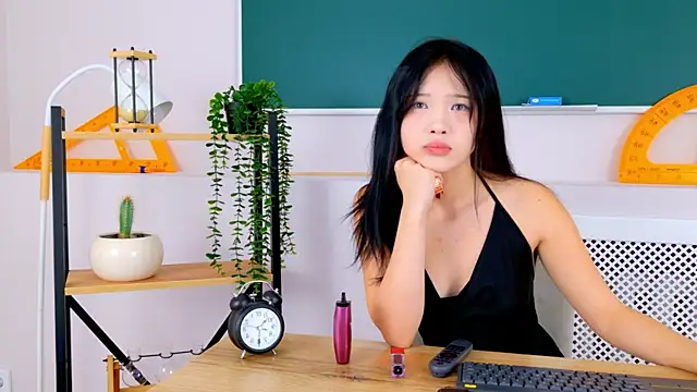 Snapshot of AnneCurtis chatting on 10/22/25, 03:07 AnneCurtis online show from 10/22/25, 03:07