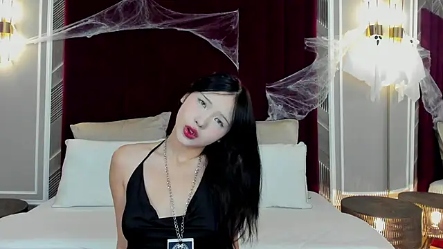 Snapshot of AnneCurtis chatting on 10/27/25, 03:10 AnneCurtis online show from 10/27/25, 03:10