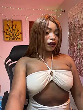 Snapshot of SaraYedid17 chatting on 11/03/25, 06:47 SaraYedid17 online show from 11/03/25, 06:47