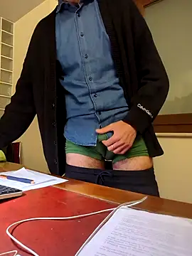 Snapshot of AvvocatoPorco chatting on 01/20/25, 06:43 AvvocatoPorco online show from 01/20/25, 06:43