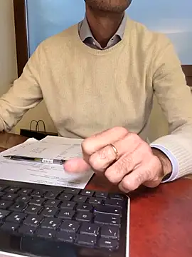 Snapshot of AvvocatoPorco chatting on 10/14/25, 10:05 AvvocatoPorco online show from 10/14/25, 10:05