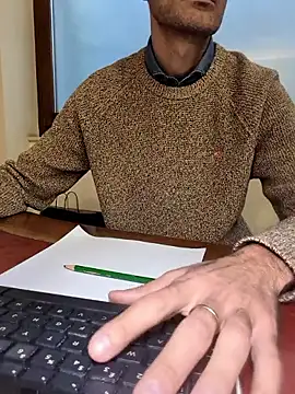 Snapshot of AvvocatoPorco chatting on 10/21/25, 09:54 AvvocatoPorco online show from 10/21/25, 09:54