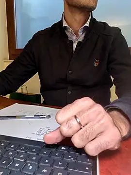 Snapshot of AvvocatoPorco chatting on 10/28/25, 10:08 AvvocatoPorco online show from 10/28/25, 10:08