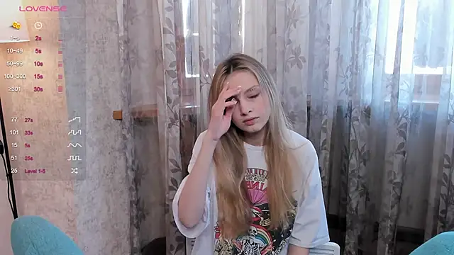 Snapshot of OdelinaEliot chatting on 02/26/25, 08:04 OdelinaEliot online show from 02/26/25, 08:04