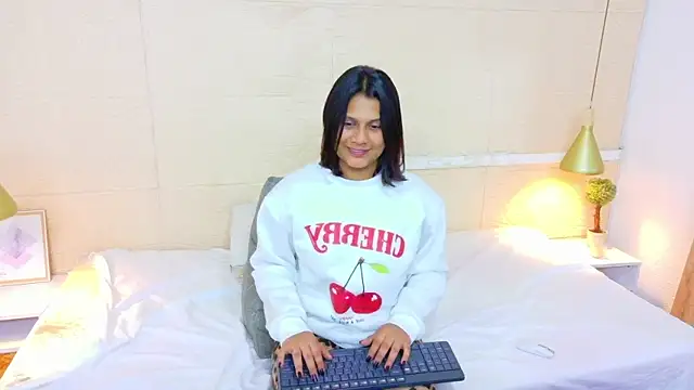 tinyy whore18 online show from 03/31/26, 08:15