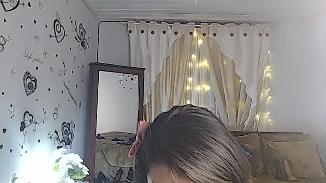 Snapshot of massing_6 chatting on 01/31/25, 02:15 massing 6 online show from 01/31/25, 02:15