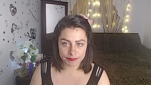 Snapshot of massing_6 chatting on 02/02/25, 12:30 massing 6 online show from 02/02/25, 12:30