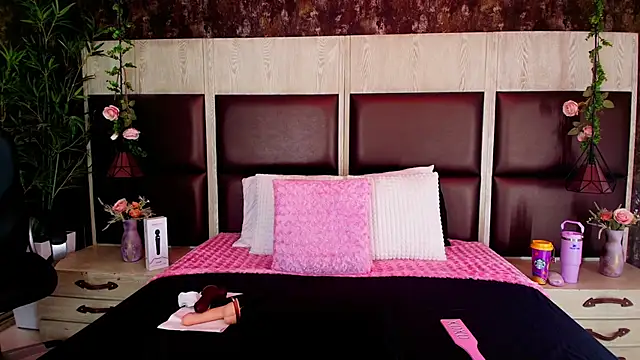 Bella Smiith  online show from 11/08/25, 12:27