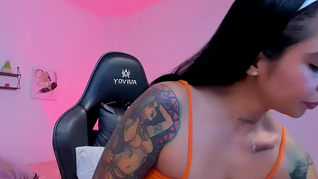 sophierooy22 online show from 01/11/26, 05:23