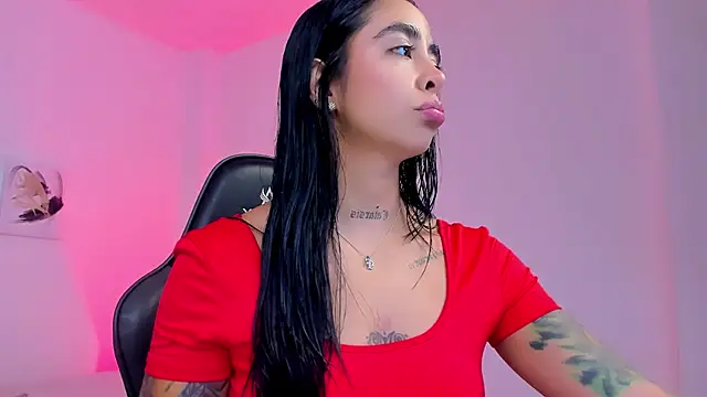 sophierooy22 online show from 02/18/26, 03:19