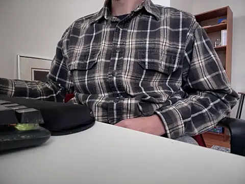 Snapshot of Prolapse_Pig chatting on 02/09/25, 05:01 Prolapse Pig online show from 02/09/25, 05:01