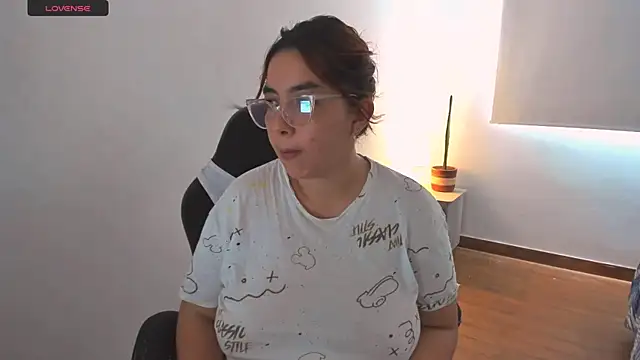 brithany olson25 online show from 03/14/25, 06:39