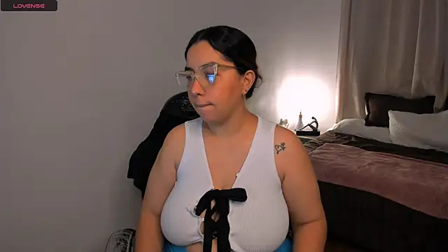 brithany olson25 online show from 09/19/25, 11:00