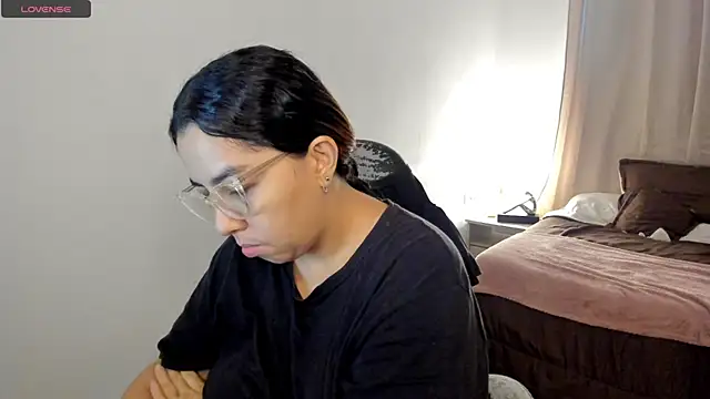 brithany olson25 online show from 12/03/25, 11:52