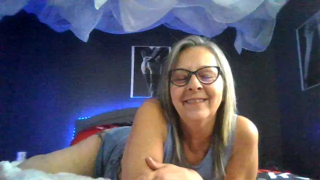 Snapshot of PapillonBleu71 chatting on 01/19/25, 07:58 PapillonBleu71 online show from 01/19/25, 07:58