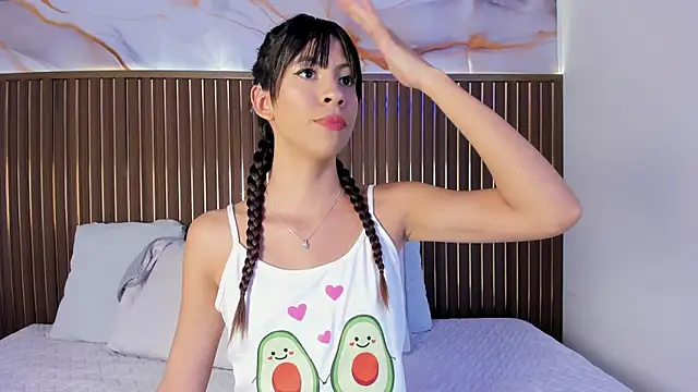 Snapshot of elevensky chatting on 11/09/25, 08:29 elevensky online show from 11/09/25, 08:29