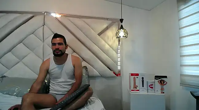 luxurycoupl online show from 01/25/25, 01:08