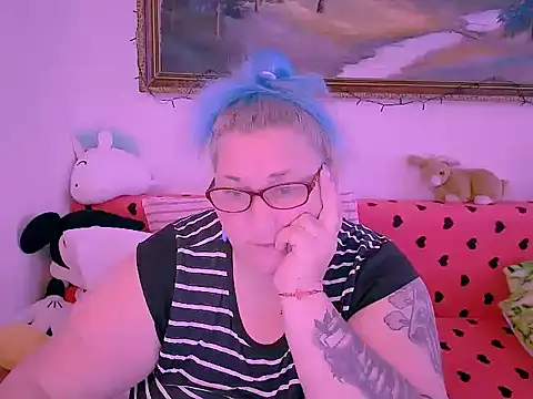 mayamayx online show from 11/21/25, 10:36