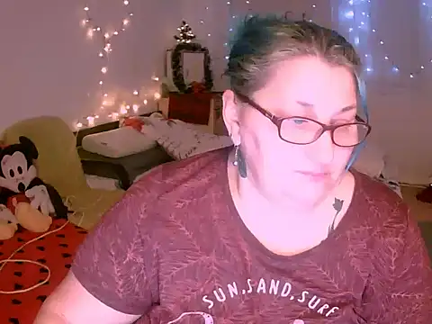 Snapshot of mayamayx chatting on 12/18/25, 06:47 mayamayx online show from 12/18/25, 06:47