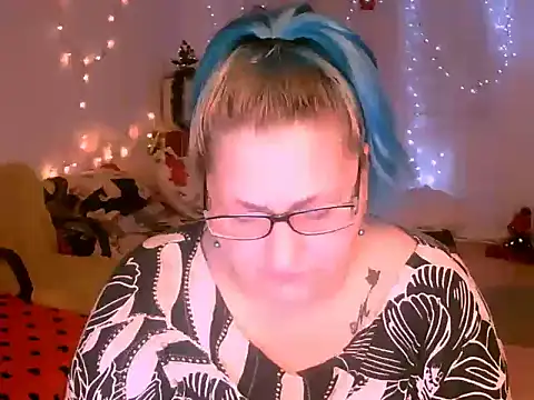 Snapshot of mayamayx chatting on 12/20/25, 07:32 mayamayx online show from 12/20/25, 07:32