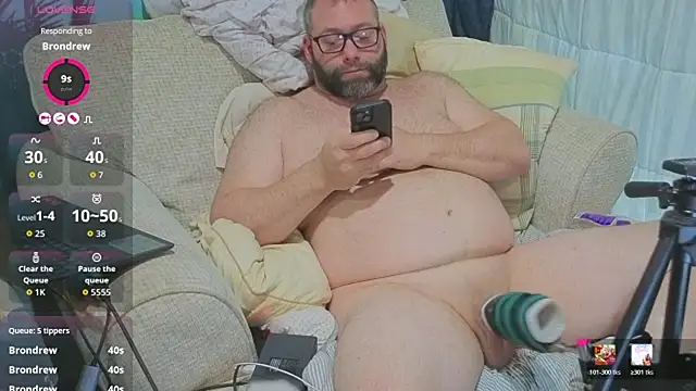 Snapshot of Dadbod4you chatting on 05/07/26, 03:06 Dadbod4you online show from 05/07/26, 03:06