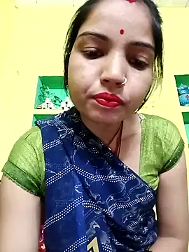 Snapshot of Bhuvi_Bedi chatting on 03/06/25, 03:57 Bhuvi Bedi online show from 03/06/25, 03:57