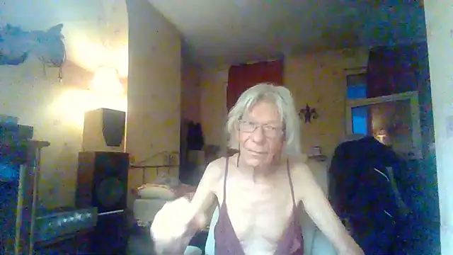 Snapshot of rosanetrav chatting on 07/17/26, 03:35 rosanetrav online show from 07/17/26, 03:35