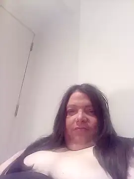 Snapshot of HotHornyEmmaX chatting on 02/06/25, 06:18 HotHornyEmmaX online show from 02/06/25, 06:18