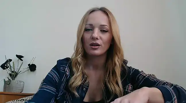 EllyaDiamond online show from 02/17/25, 07:37